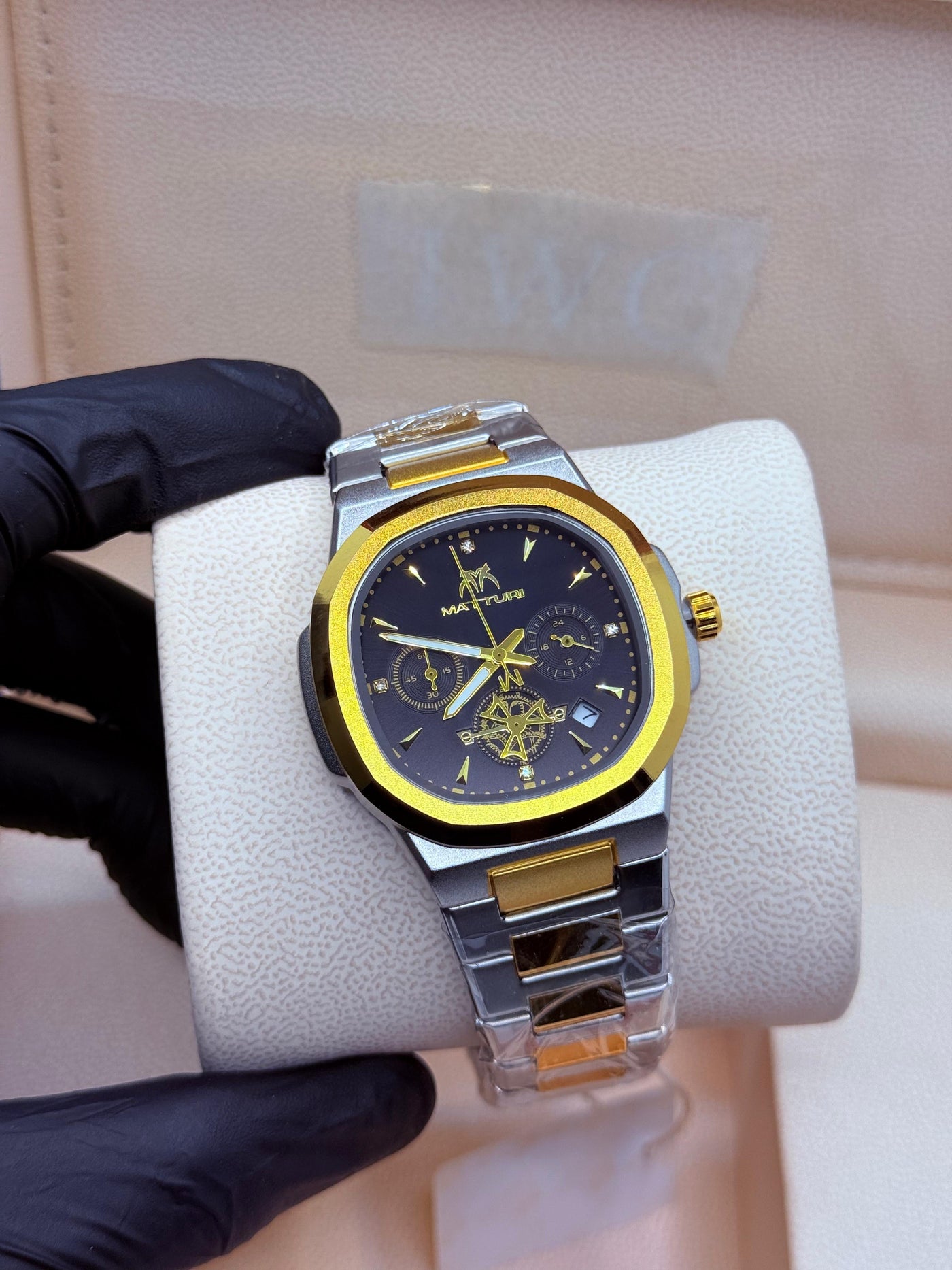 Maturi truetone with black dial, all cronograph working